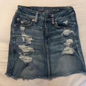 NWOT highwaisted distressed skirt